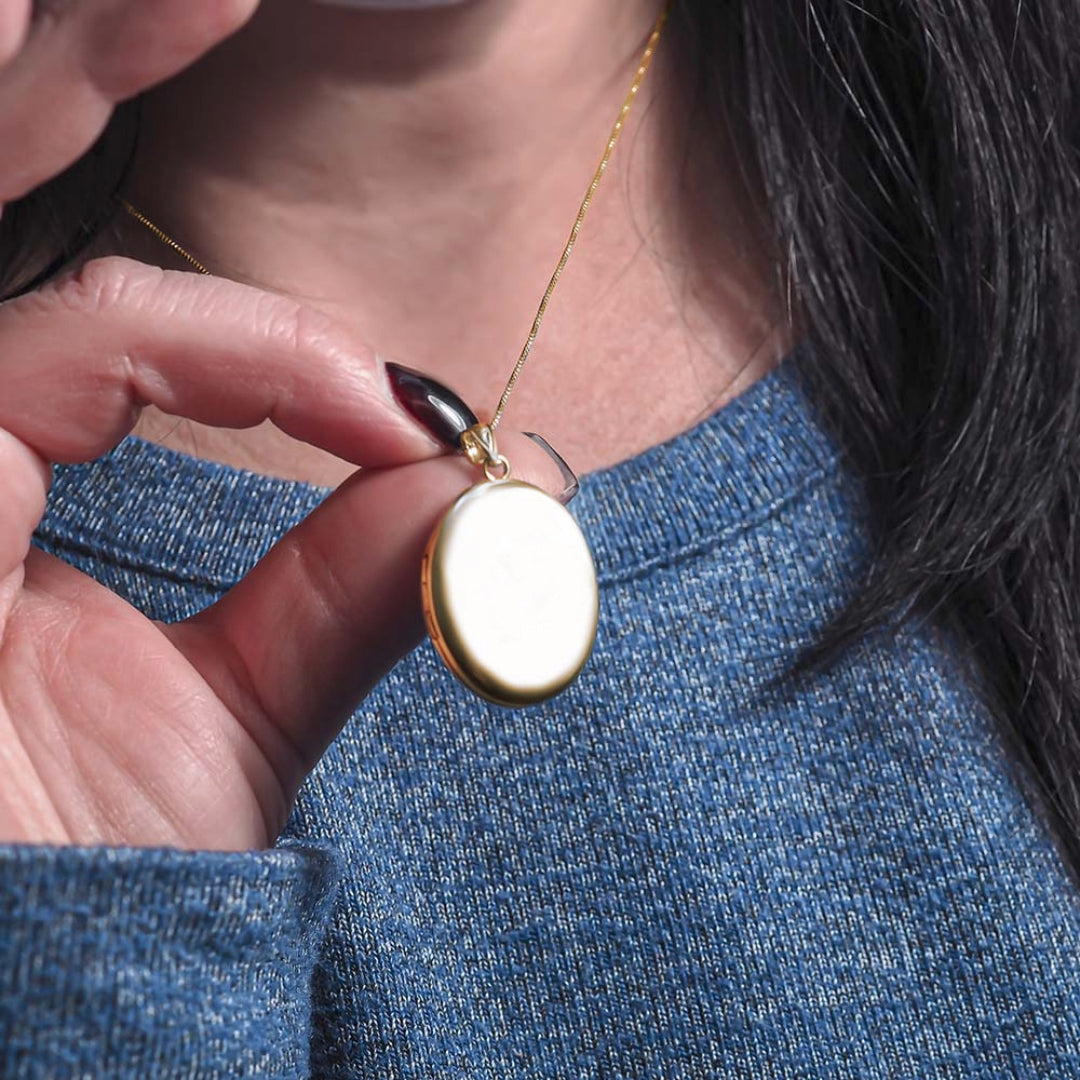 Classic Oval Photo Locket Pendant Necklace