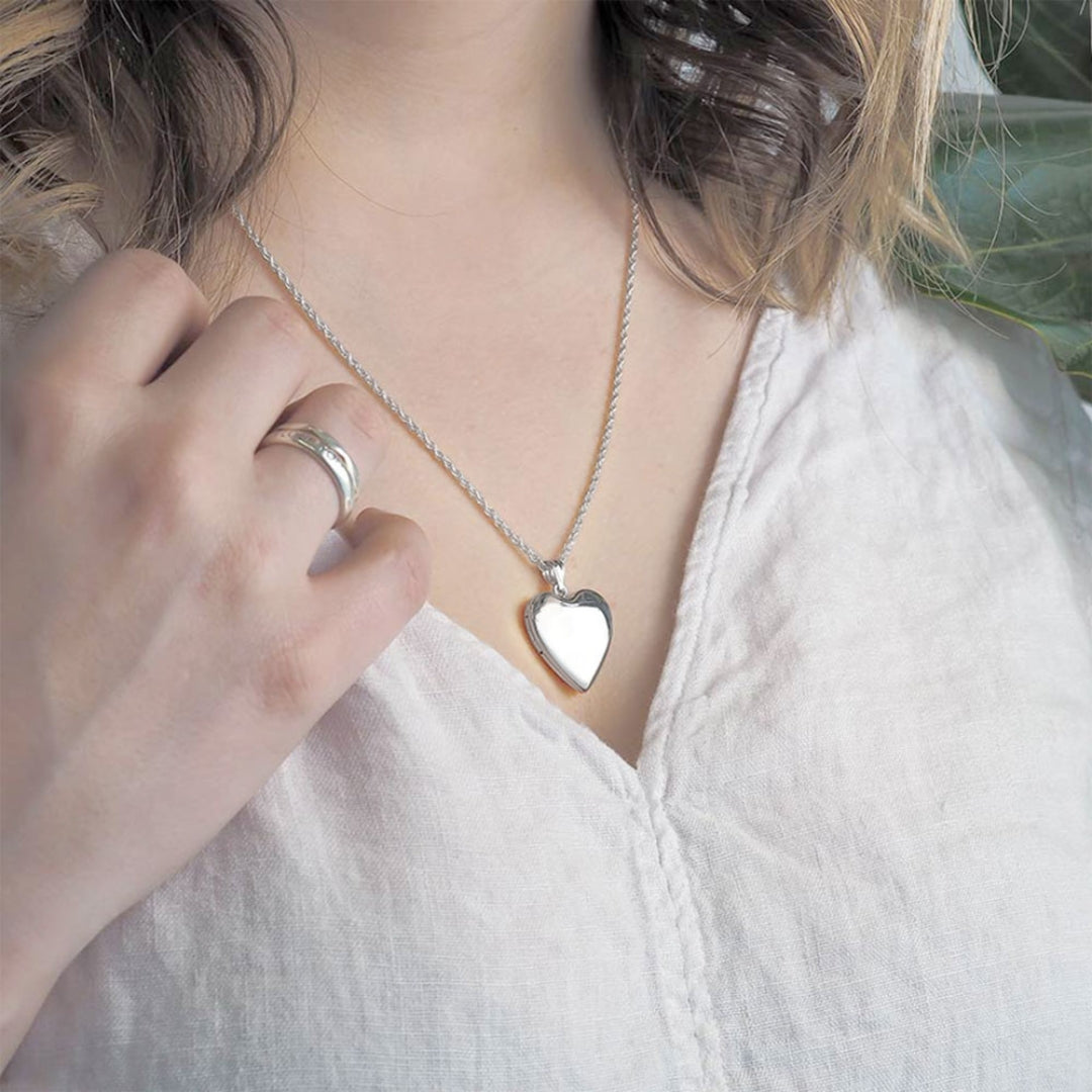 Classic Heart Photo Locket Pendant Necklace